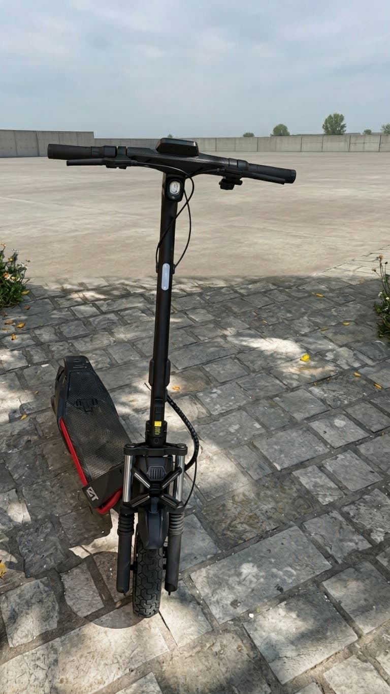 Segway Ninebot ZT3 Pro – نظيف جداً / مستخدم لمدة 8 أشهر
