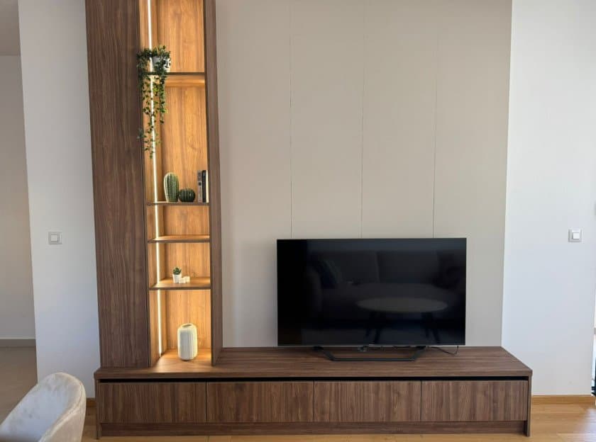 Jednosoban namješten stan sa garažom u Bečićima, 47 m² - godišnji najam