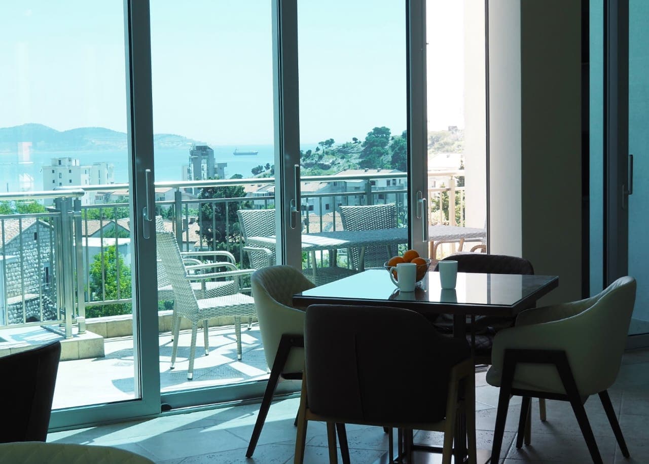 Hotel with 22 Rooms and a Restaurant in Sutomore - Image 2