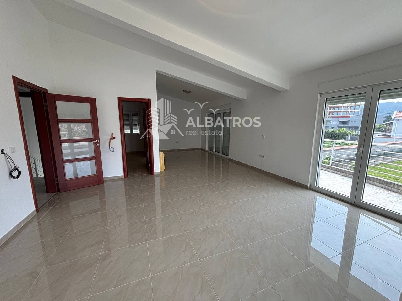 Нова квалитетна кућа 250 m², Поље, Бар - Slika 2