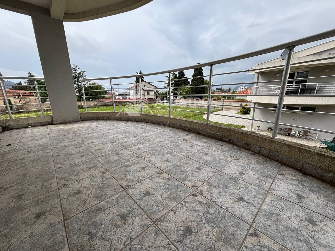 Нова квалитетна кућа 250 m², Поље, Бар - Slika 13