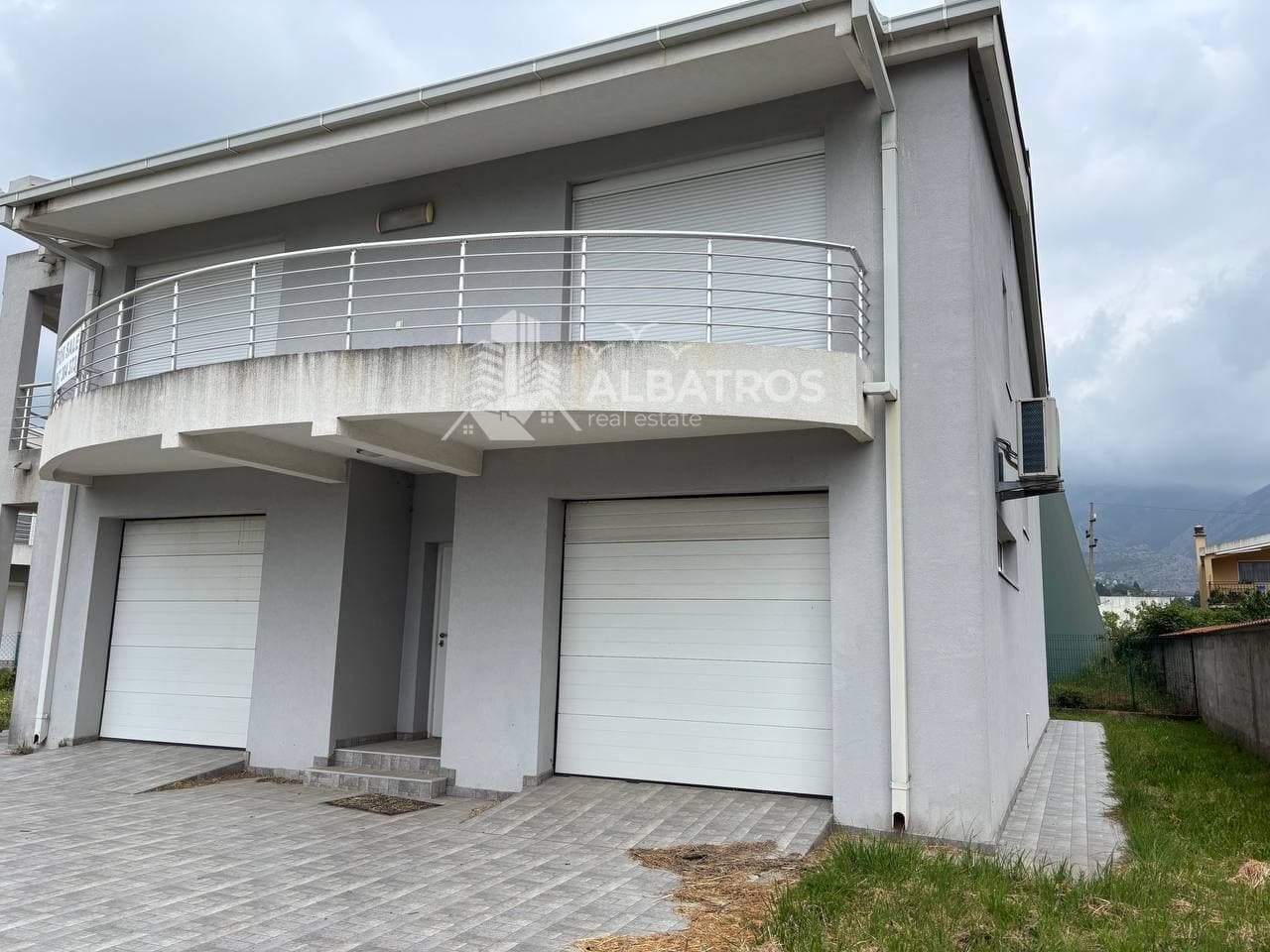 Нова квалитетна кућа 250 m², Поље, Бар - Slika 1