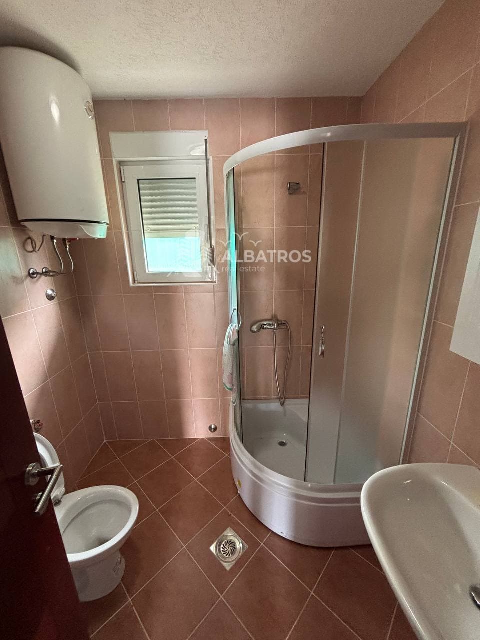 Нова квалитетна кућа 250 m², Поље, Бар - Slika 10