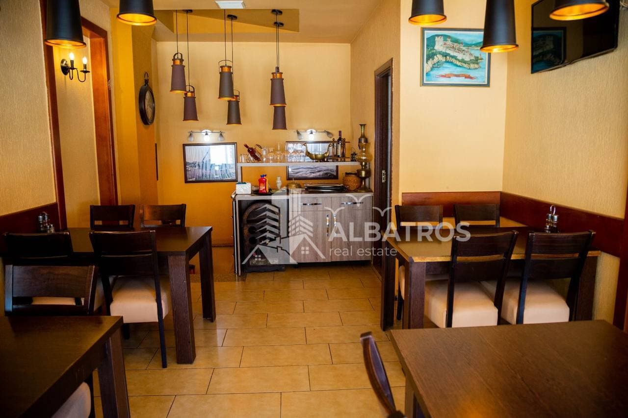 Ulcinj'de Yıllık Kiralık 60 m² Dubleks Dükkan — 2