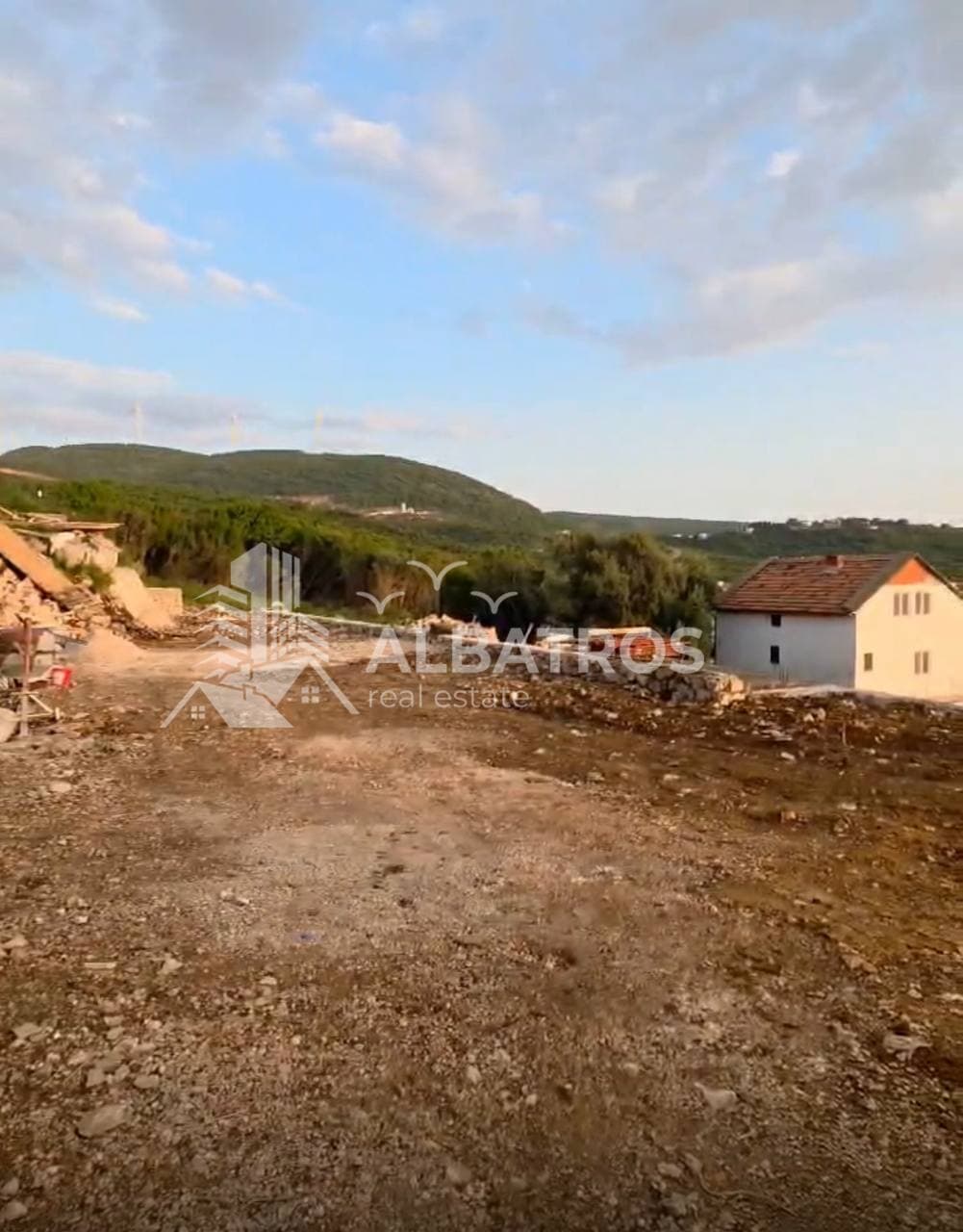 Bar, Kunje'de Satılık İnşaat Projeli 900 m² Arsa - Görsel 2