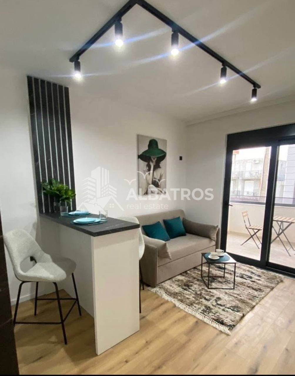 Bar, Dobra Voda'da Satılık Yeni Binada Plaja 150 m 27 m² Stüdyo