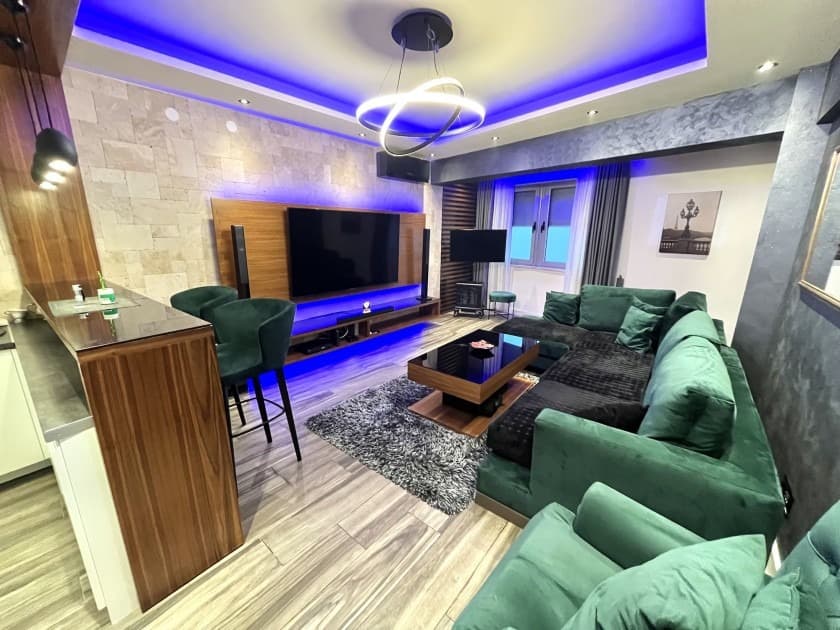 Bar, Merkez'de Kiralık Asansörlü Binada 4. Katta 1+1 Daire - Görsel 1