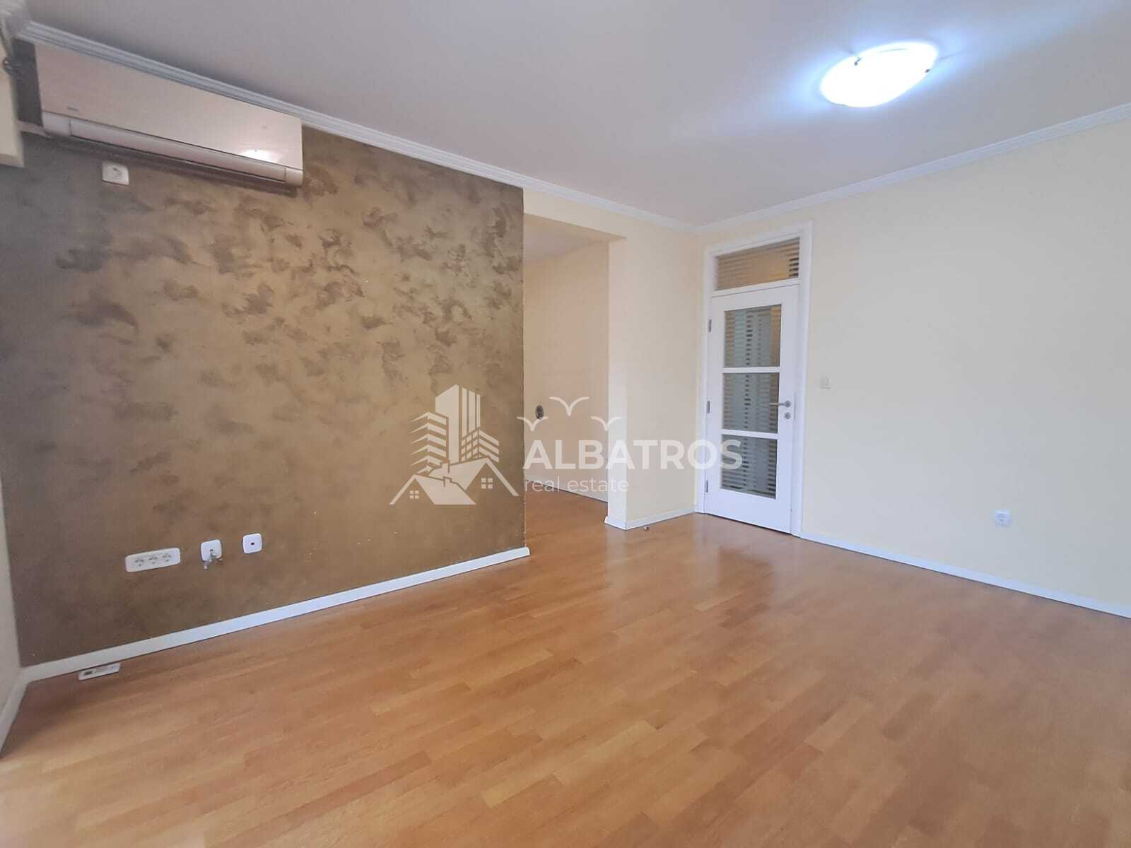 Appartamento non arredato con 1 camera da letto di 75 m2 nel centro di Bar - Immagine 1