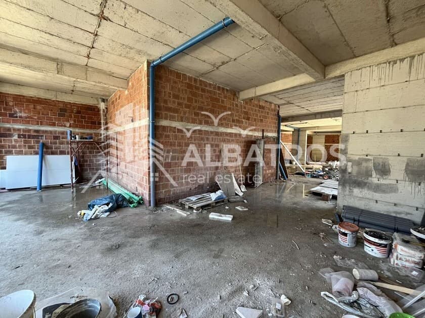200 m2 Commercial Space in a New Building in Šušanj, Bar