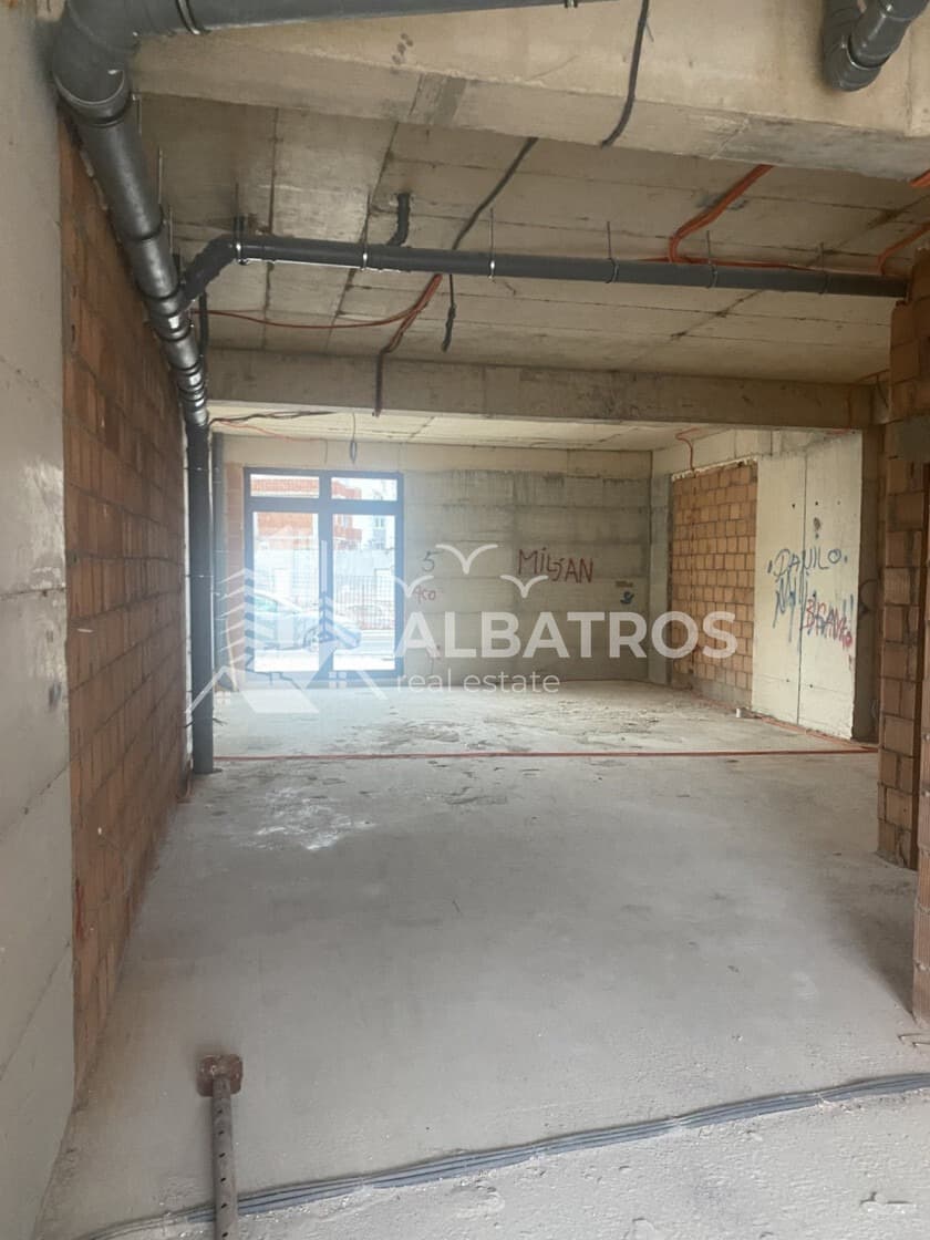 95 m2 Commercial Space in a New Building, Šušanj, Bar — 2