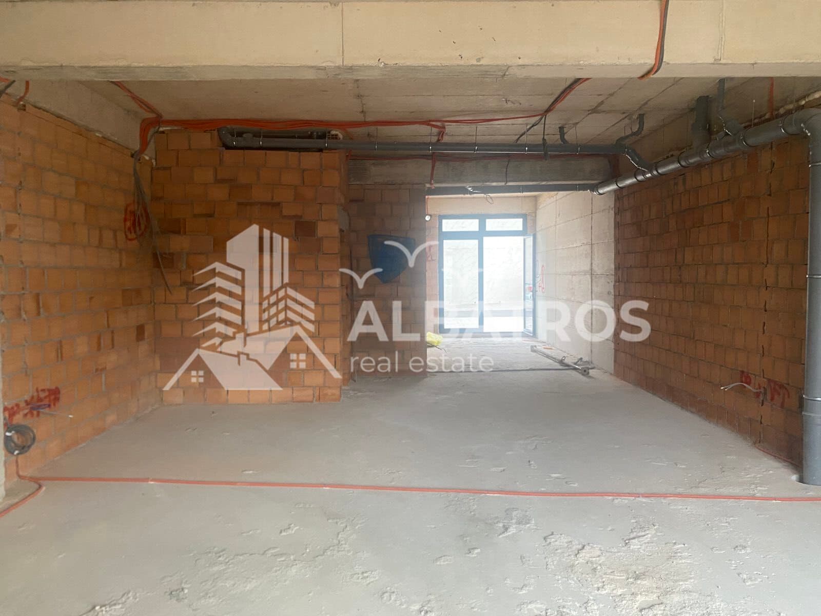 95 m2 Commercial Space in a New Building, Šušanj, Bar - Image 3