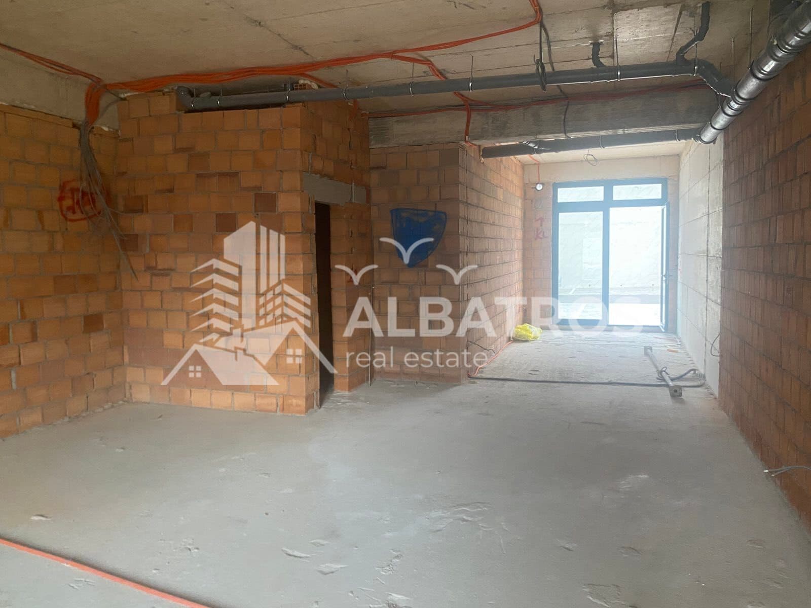 95 m2 Commercial Space in a New Building, Šušanj, Bar