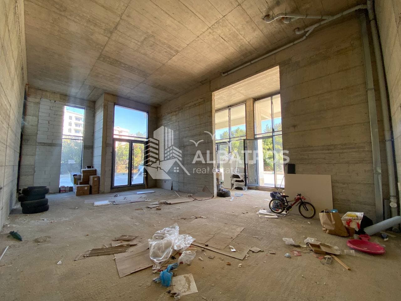 115 m² Commercial Space with Basement in Soho City, Bar - Image 5