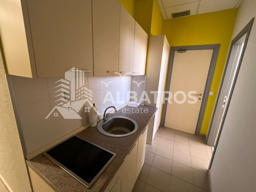 181 m² Commercial Space in Bar City Centre - Image 3