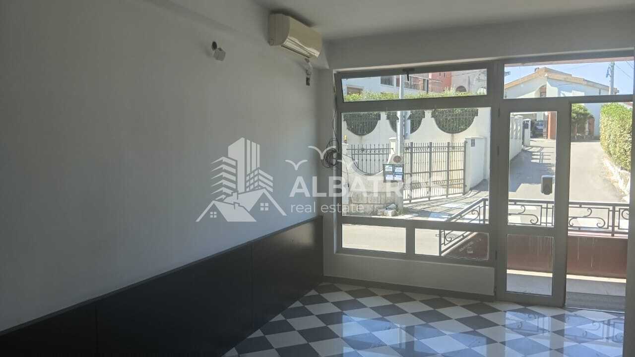 20 m² Commercial Space in Rena Centre, Next to the Bus Stop - Image 2