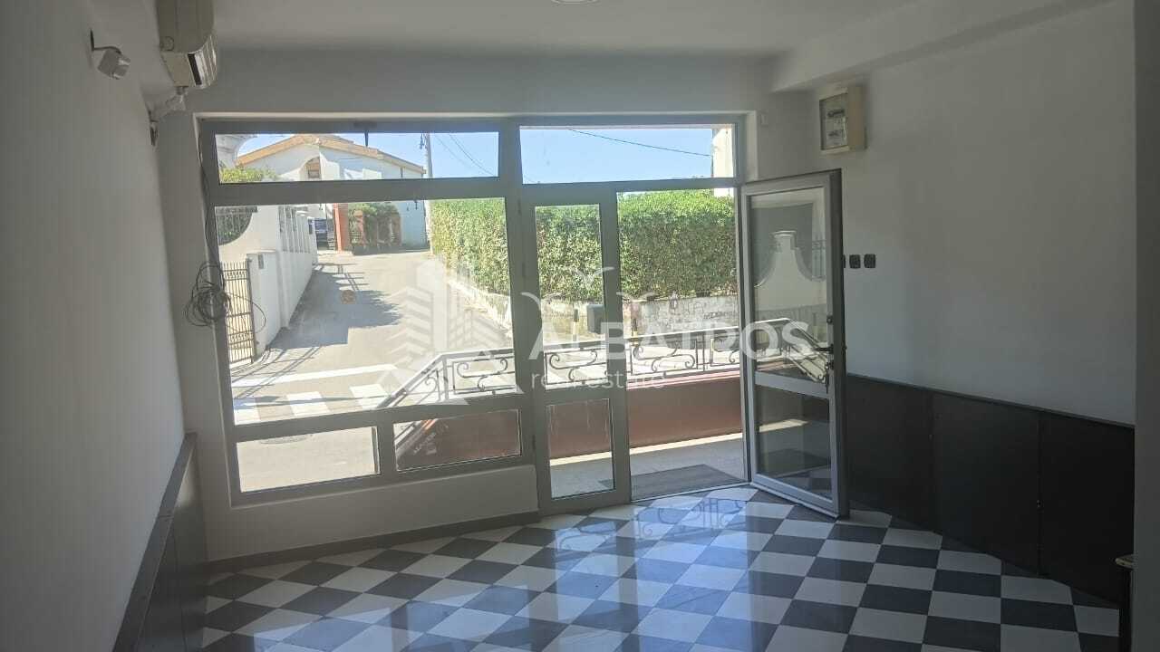 20 m² Commercial Space in Rena Centre, Next to the Bus Stop
