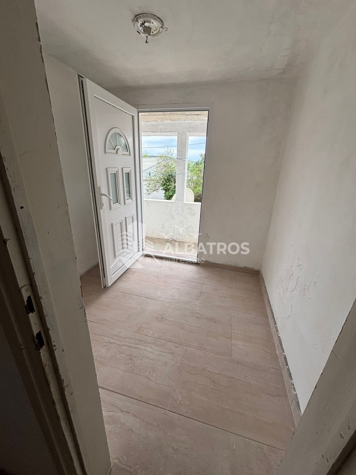 Three-room apartment 90 m², Sutomore, Bar — 2