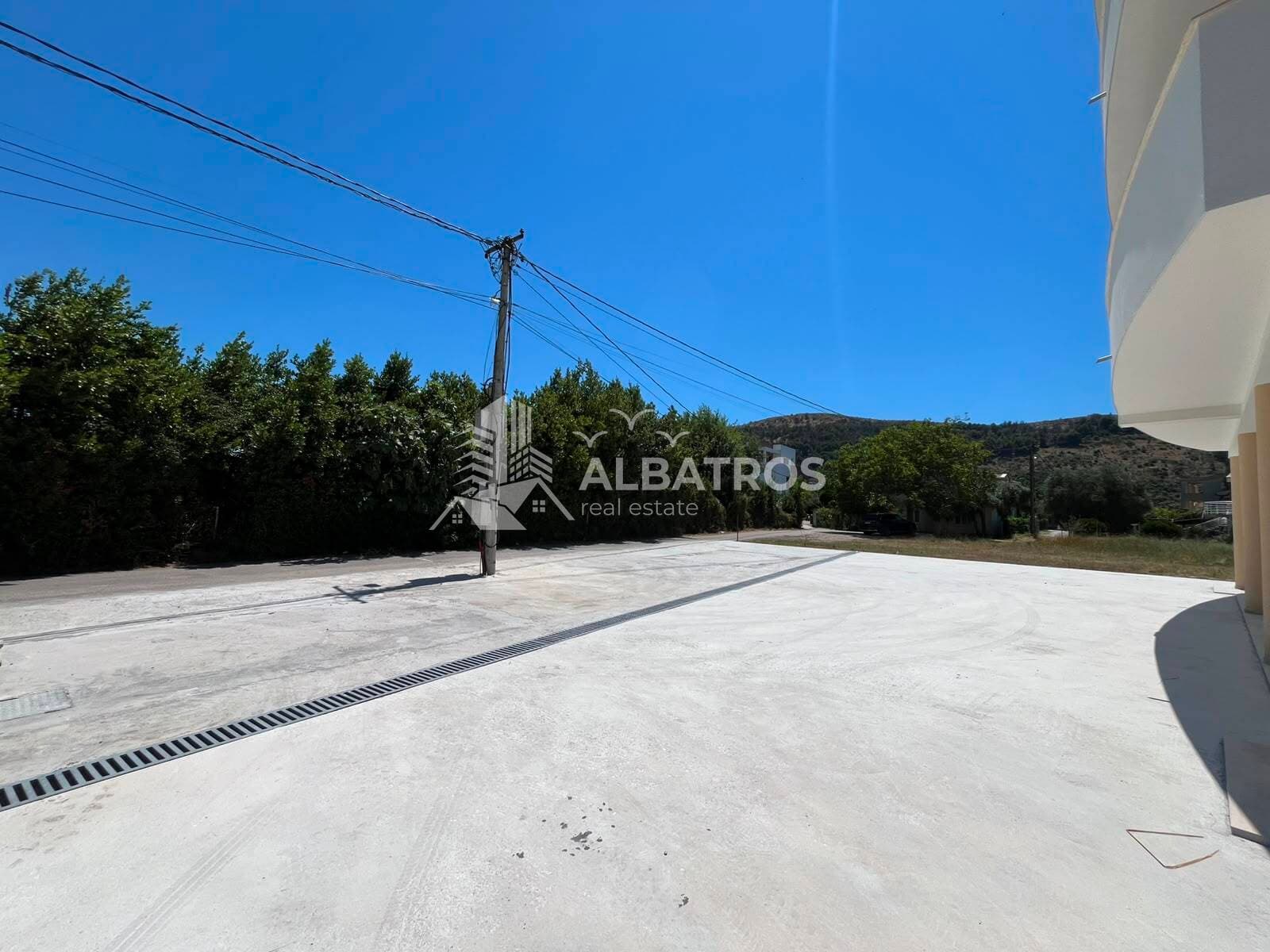Commercial Space 104 m² for Rent, Polje, Bar