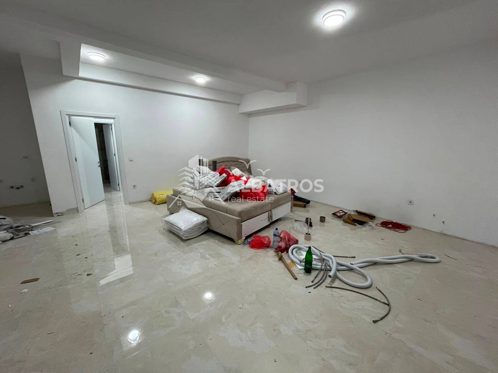 Commercial Space 104 m² for Rent, Polje, Bar - Image 3