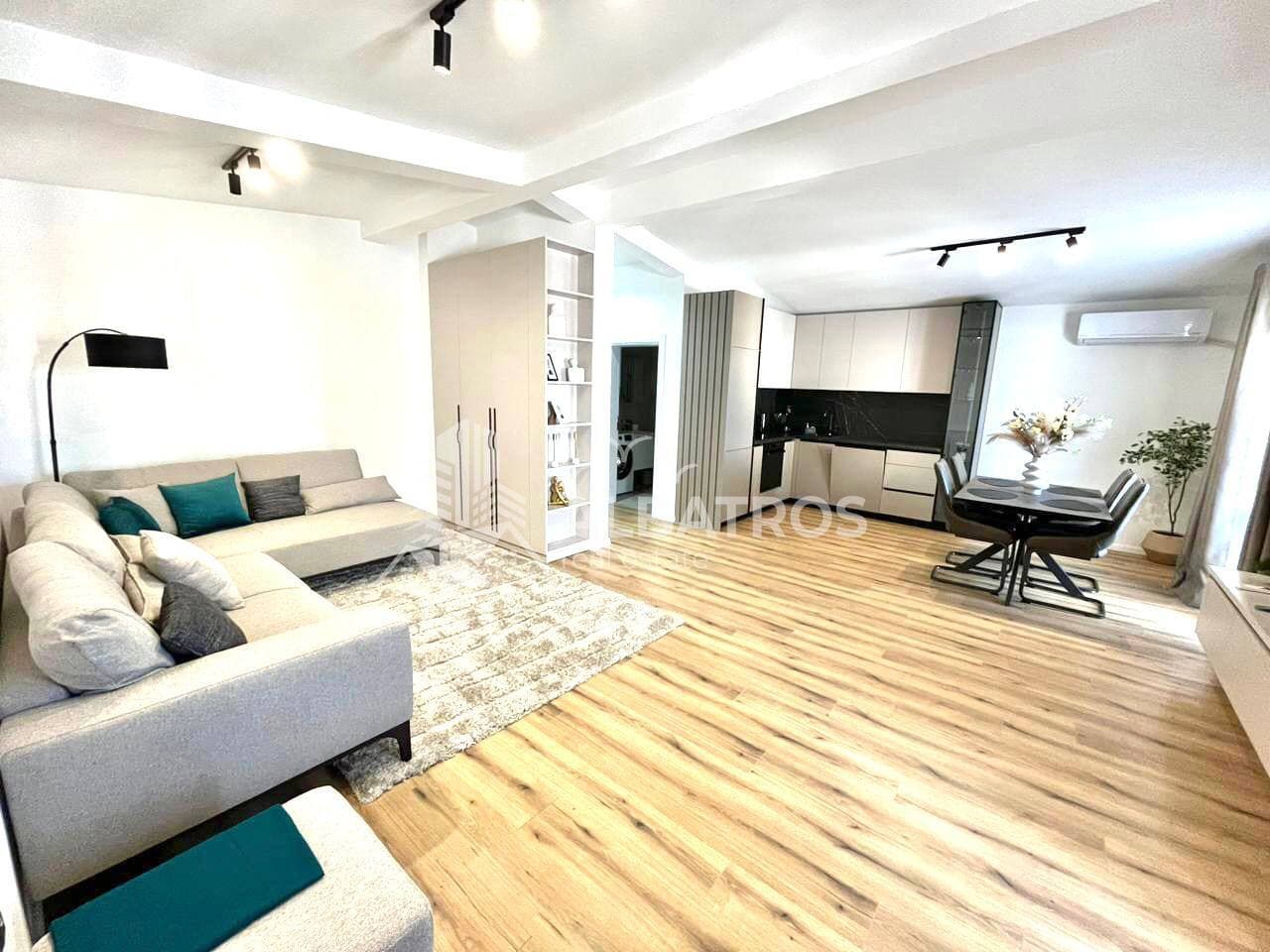 Bar, Dobra Voda'da Satılık Deniz Manzaralı Yeni 1+1 Daire 68 m²