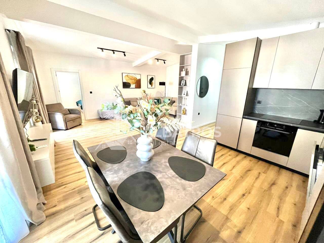 Bar, Dobra Voda'da Satılık Deniz Manzaralı Yeni 1+1 Daire 68 m² — 2