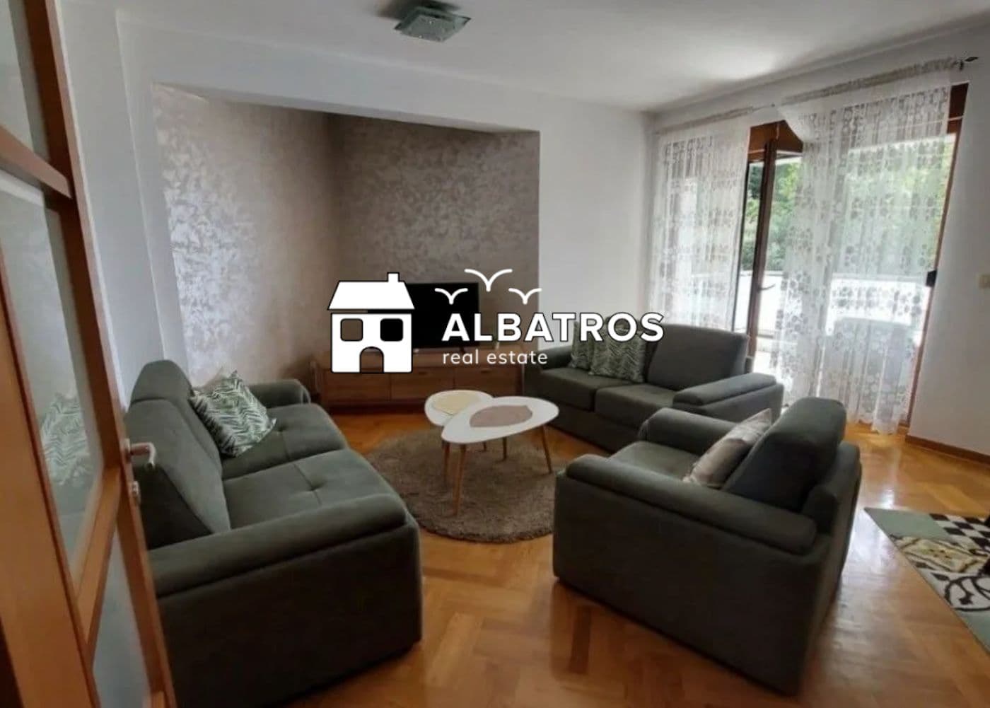 Bar'da Denize 100 m, 61 m² 1+1 Daire