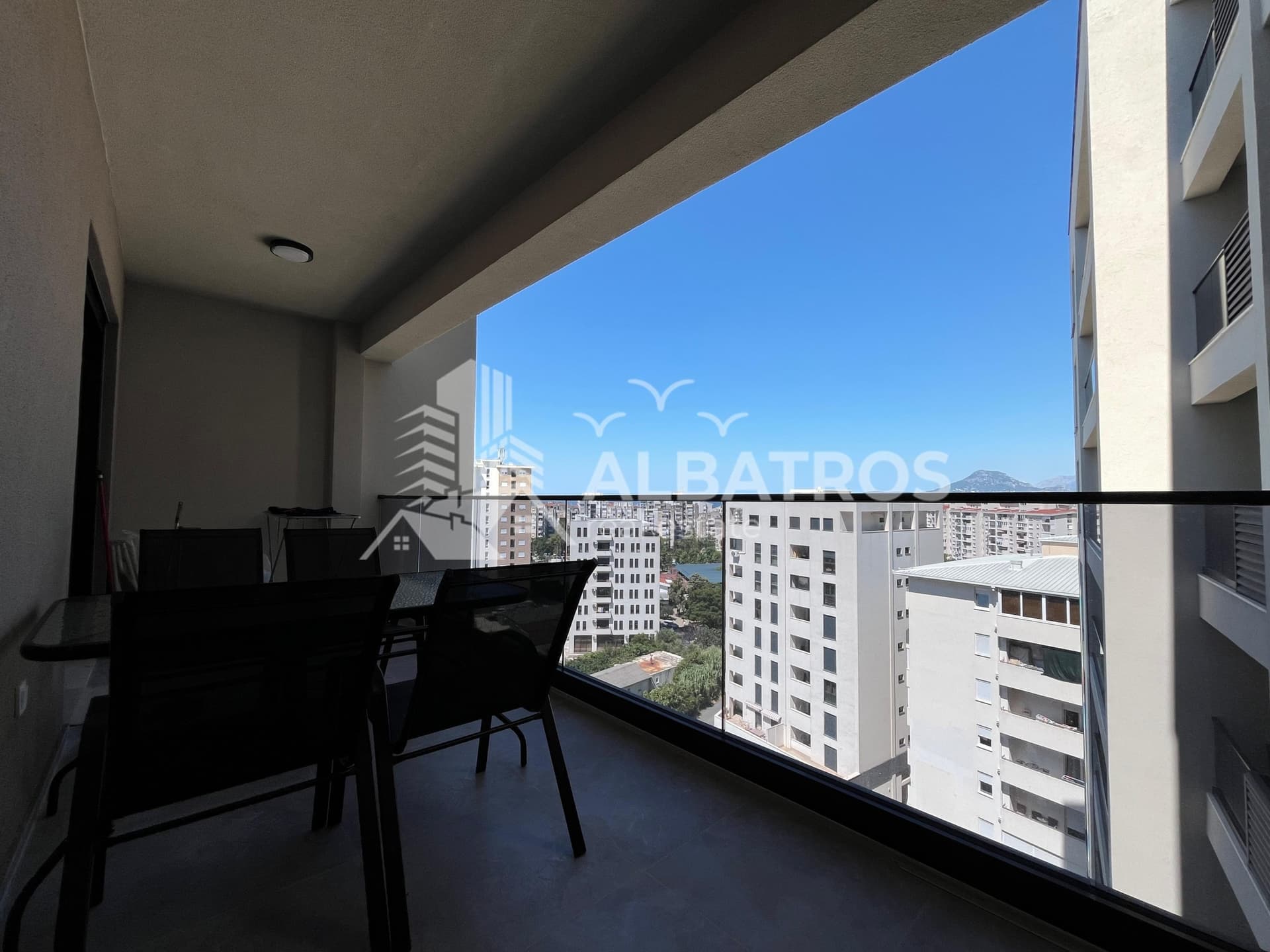 Lussuoso appartamento con 1 camera da letto di 63 m2 nel complesso K Residence, Bar - Immagine 14