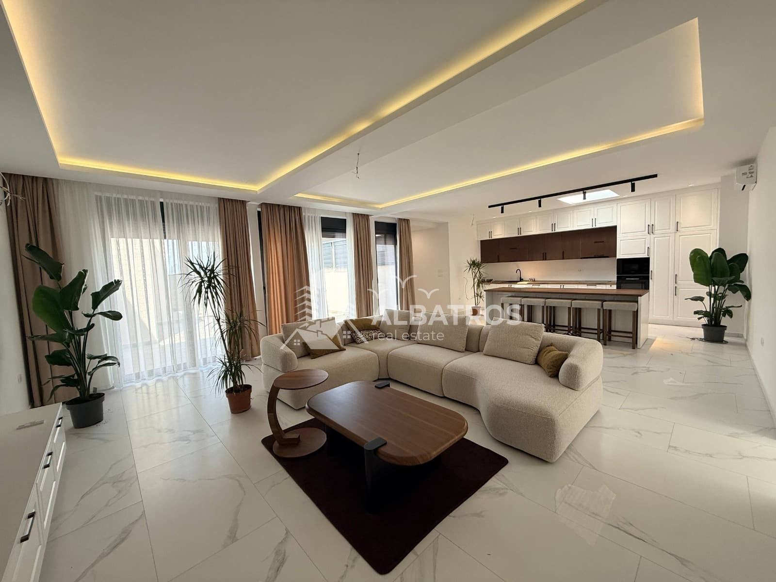 Penthouse de lux de 442 m² cu piscină, Soho City, Bar - Imaginea 2