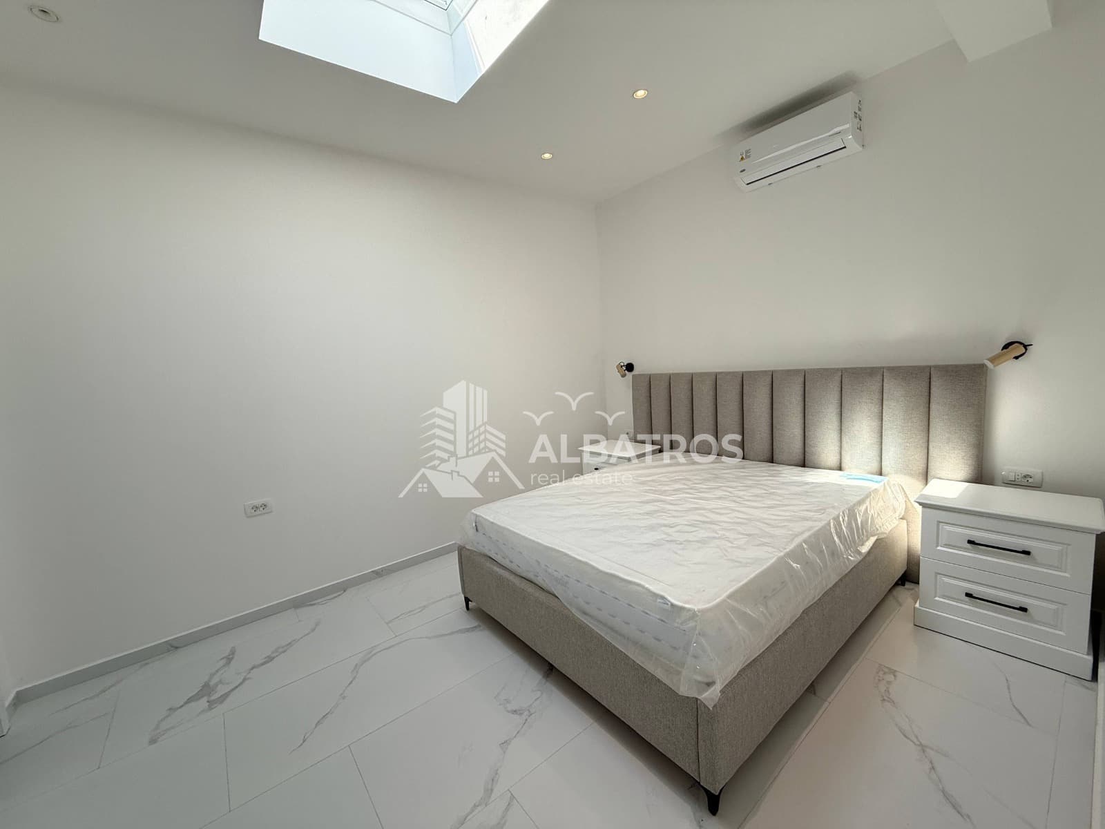 Penthouse de lux de 442 m² cu piscină, Soho City, Bar - Imaginea 6
