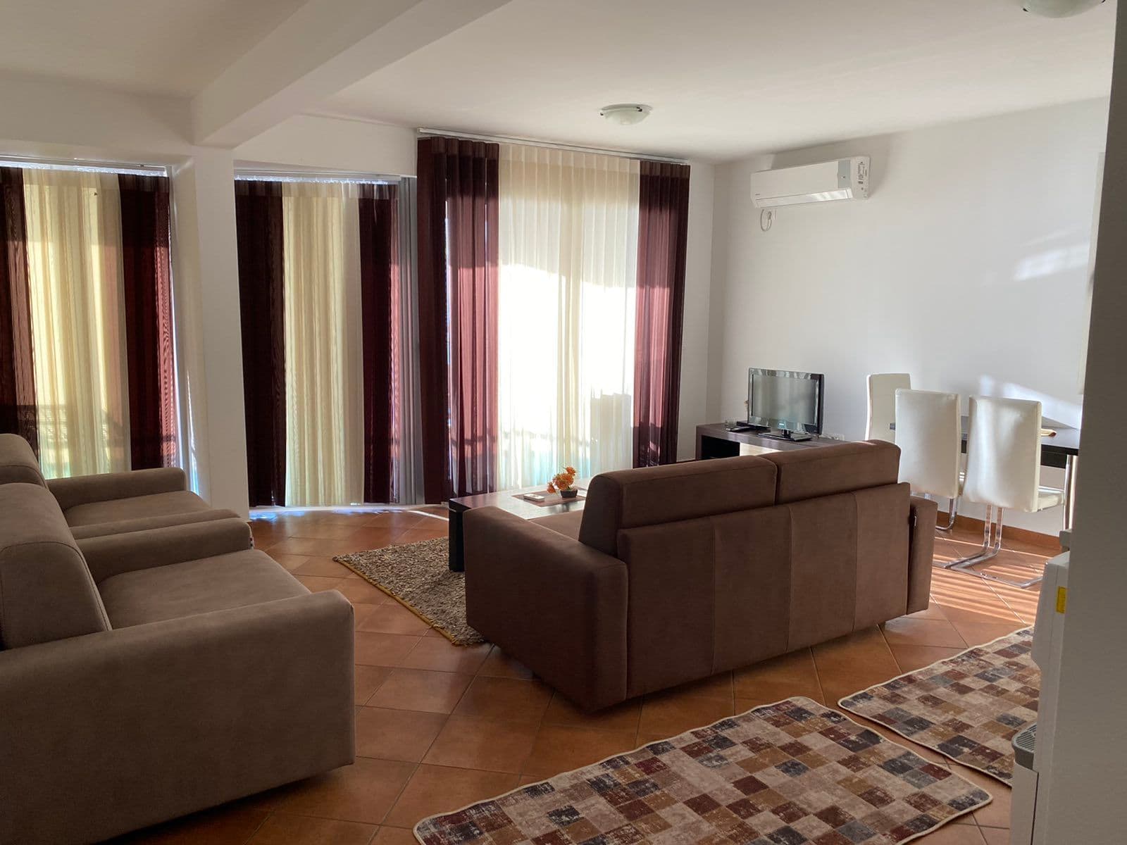 Стан со една спална соба 70 м², Добра Вода, Бар - Слика 2