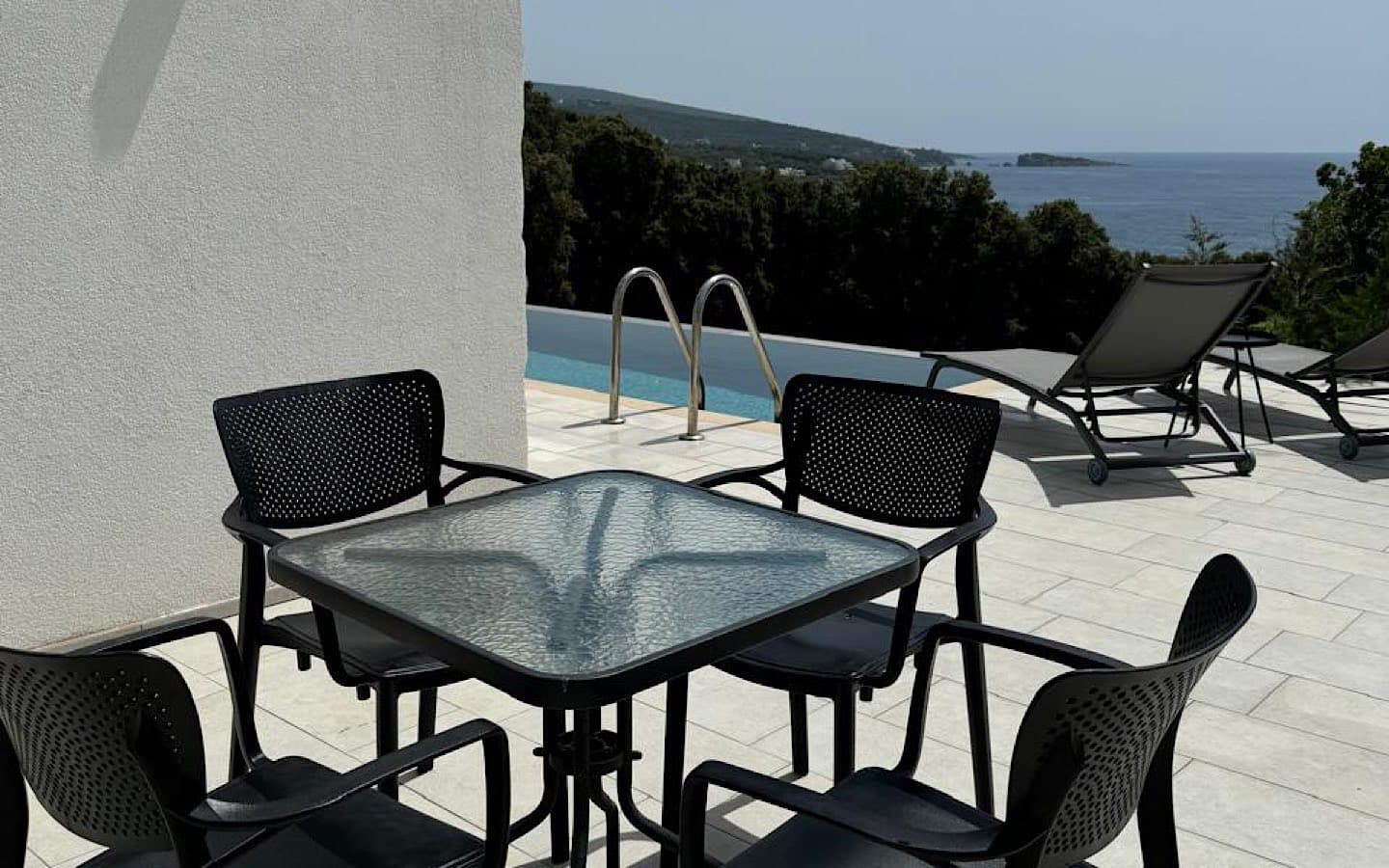 Two-Bedroom House with Pool, Utjeha, Bar - Image 8