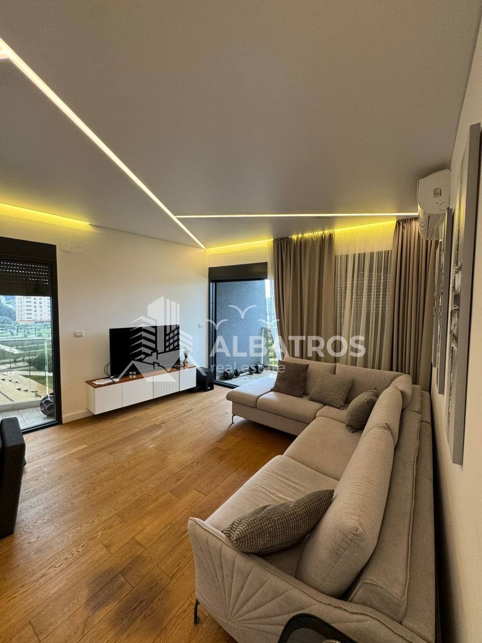 شقة بغرفة نوم واحدة بمساحة 74 م² في وسط بار، في مبنى SOHO — 2