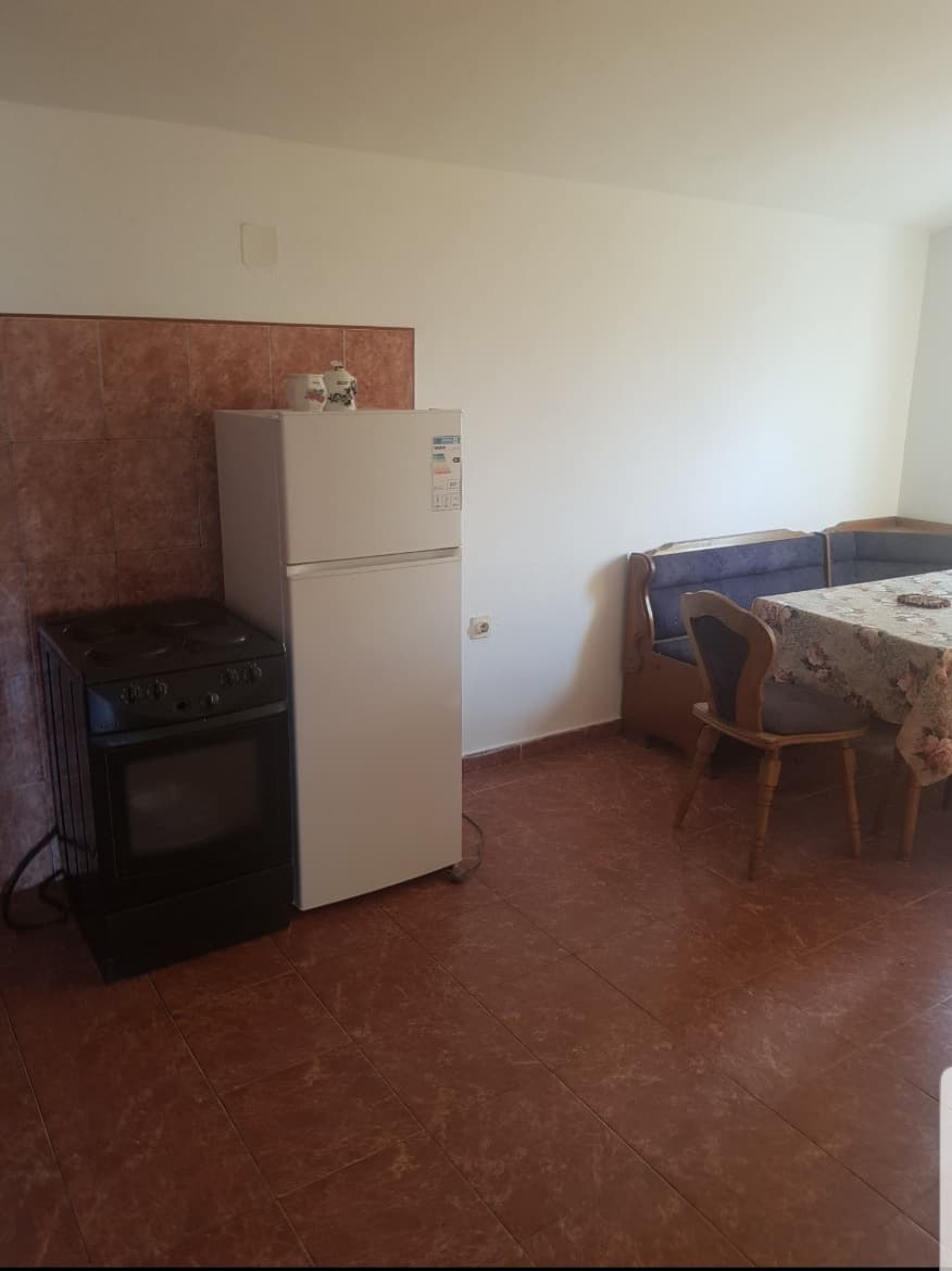 Трособен стан од 75 м² за издавање, Илино, Бар - Слика 1