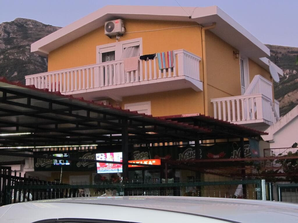 Kuća sa 7 spavaćih soba, Sutomore, Bar - Slika 3