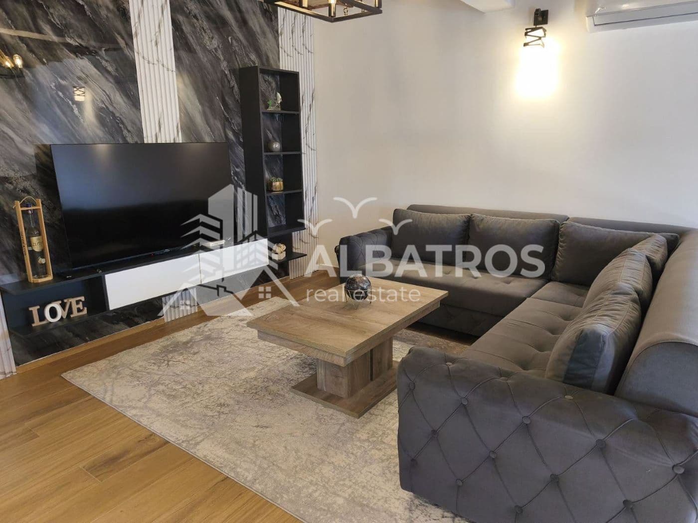 דירה עם חדר שינה אחד 70 מ״ר עם חצר פרטית במרקויביץ׳י, בר - תמונה 1