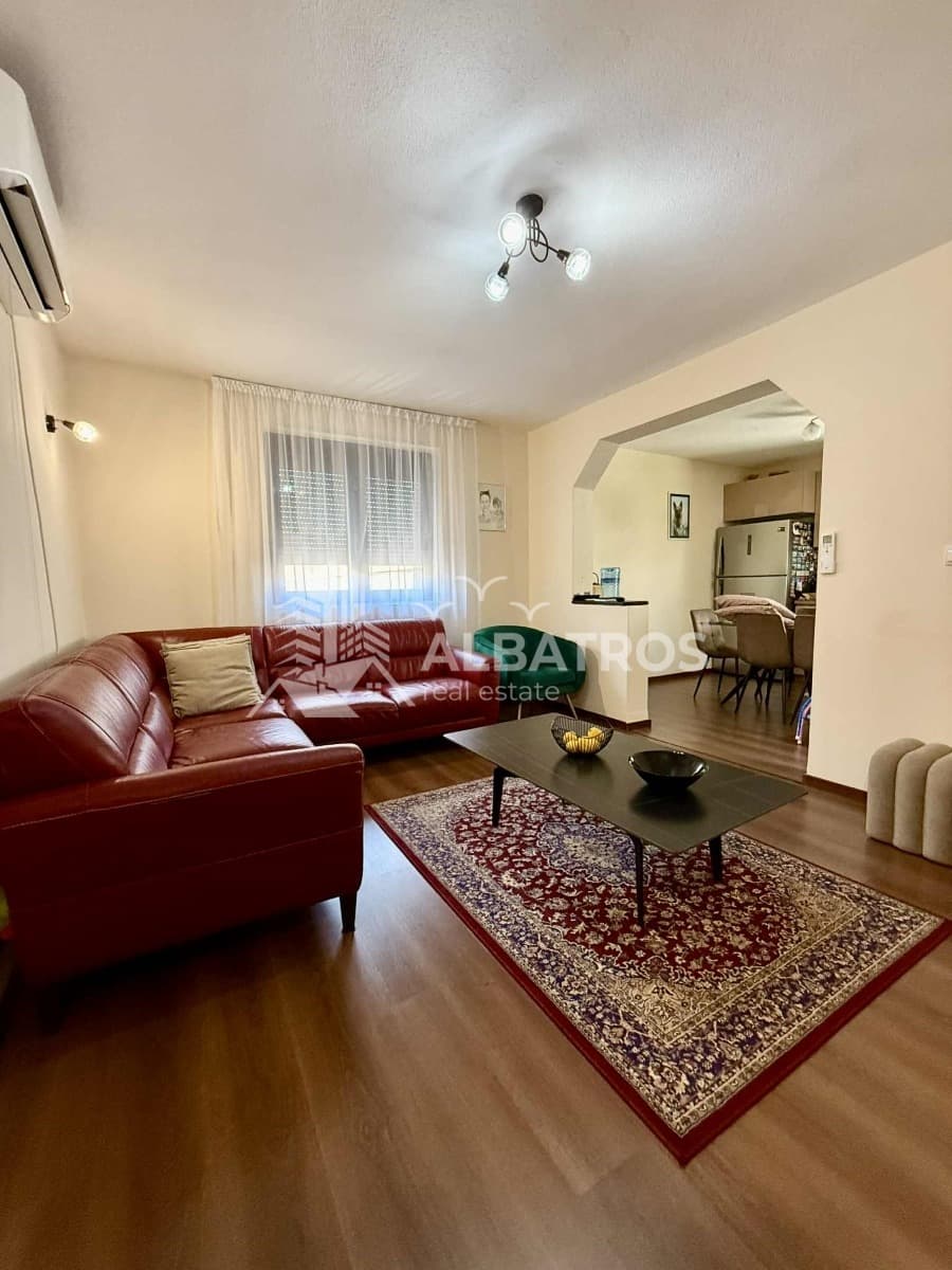 Dom z 1 sypialnią o powierzchni 84 m² w Bjeliši, Bar - Zdjęcie 1