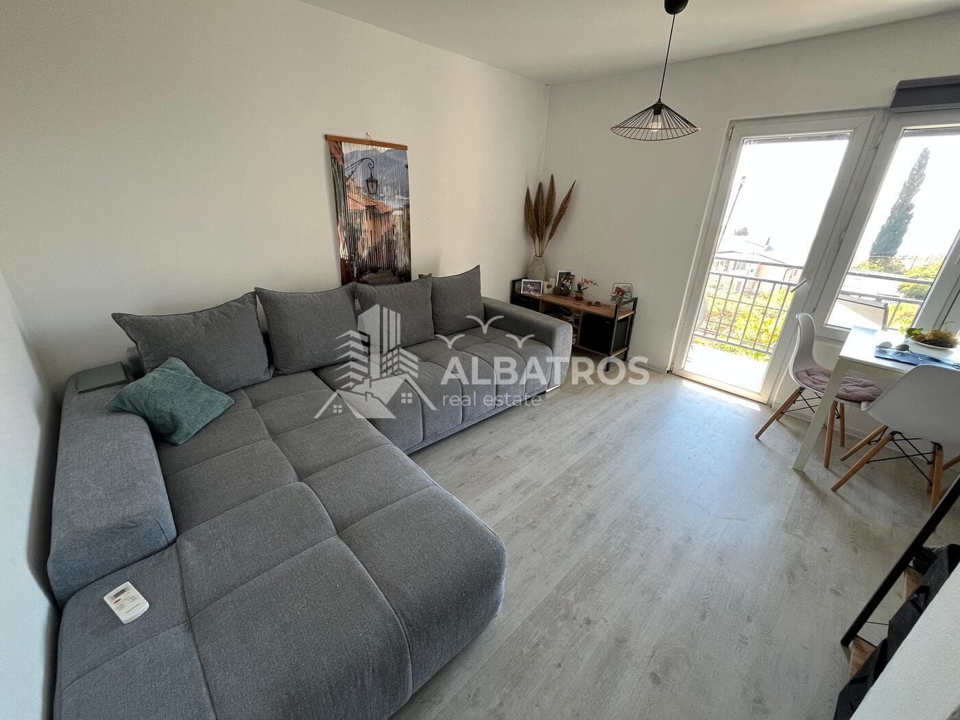 Bar, Šušanj'da Deniz Manzaralı 42 m² 1+1 Daire — 2