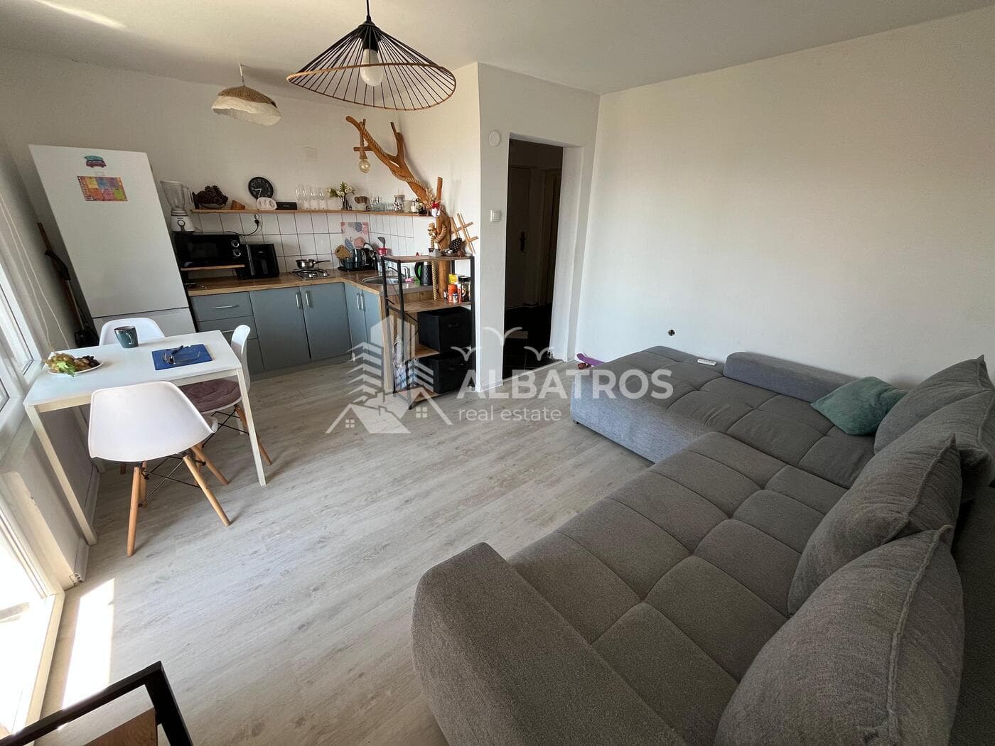 Dvosoban stan 42 m² sa pogledom na more, Šušanj, Bar - Slika 4