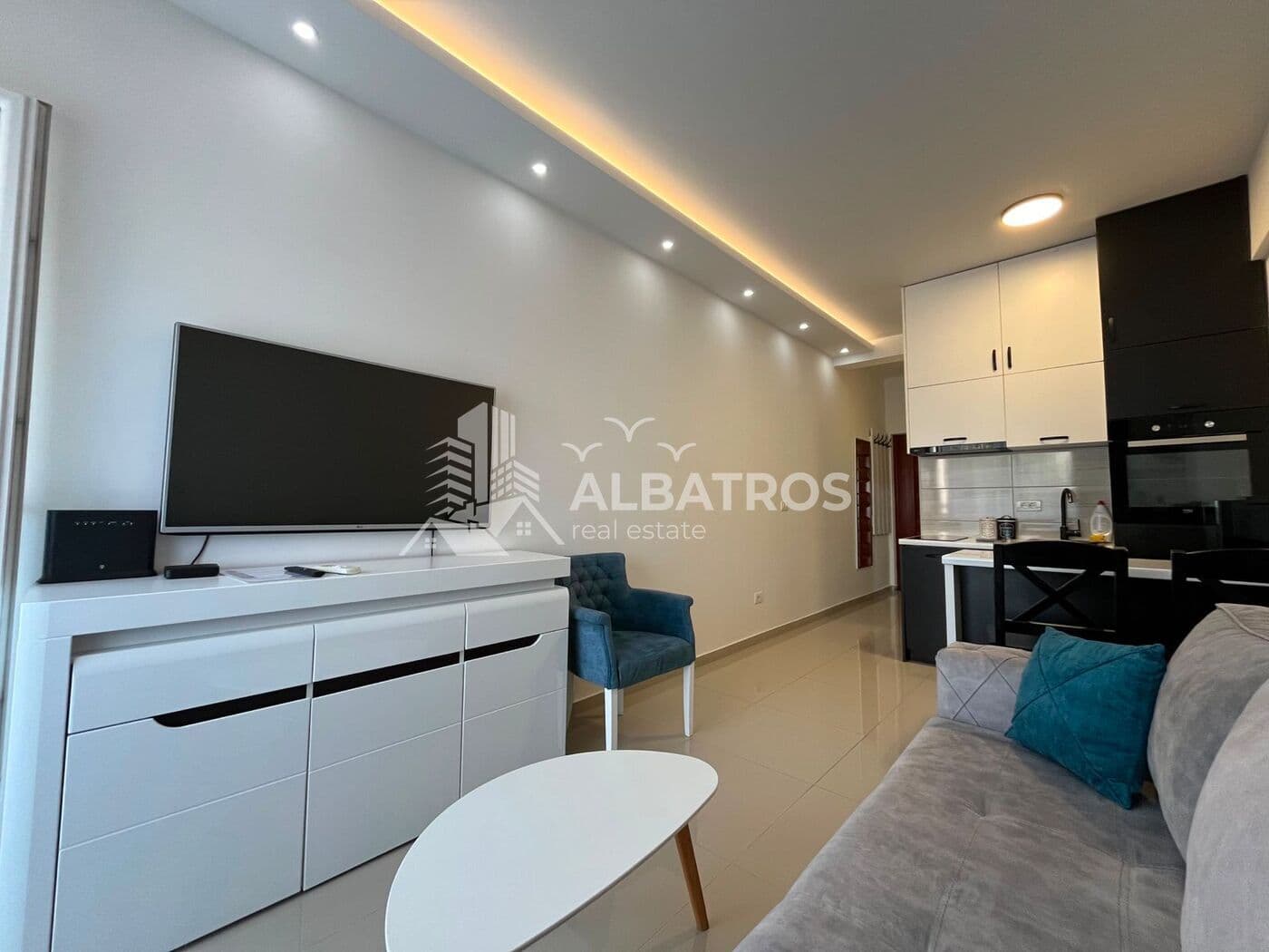 Гарсоњера 25 m² у центру Бара, 400 m од градске плаже - Slika 2