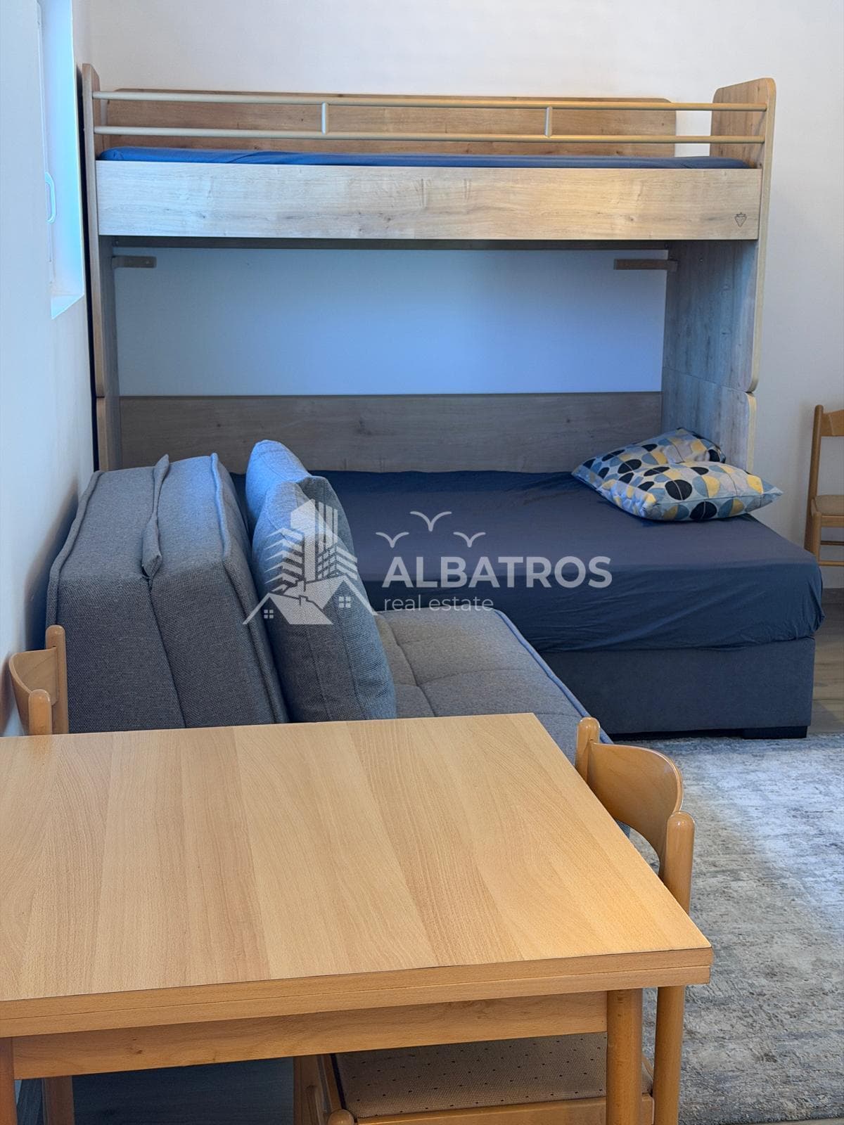 Monolocale di 26 m² in affitto a Ilino, Bar, con balcone e vista mare - Immagine 1