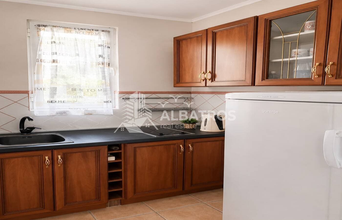 2-Zimmer-Wohnung im Erdgeschoss einer Villa, 74 m², Zeleni Pojas, Bar - Bild 6