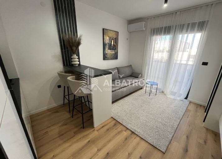 Bar, Dobra Voda'da Satılık Yeni, Eşyalı 27 m² Stüdyo