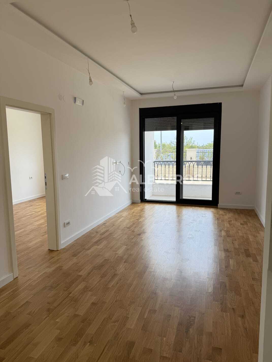 Bar'da Denize 500 m, Zemin Kat 49 m² 1+1 Daire