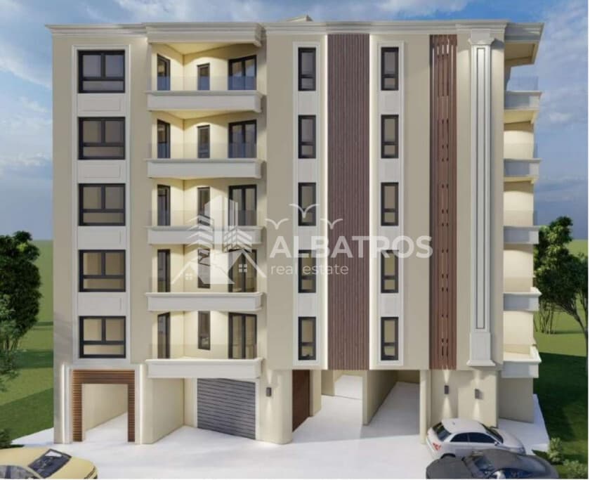 Building with 10 Apartments in the Soho Neighborhood, Bar: One- and Two-Bedroom Apartments