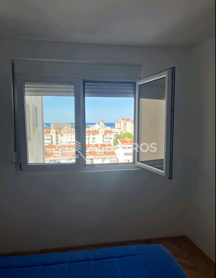 Bar Merkezinde Deniz Manzaralı 60 m² 1+1 Daire — 2