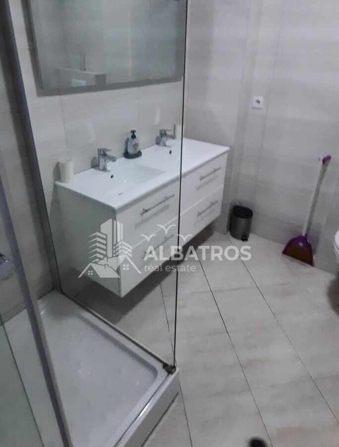 Lussuoso appartamento con 1 camera da letto di 84 m² a Šušanj con parcheggio e vista mare - Immagine 10