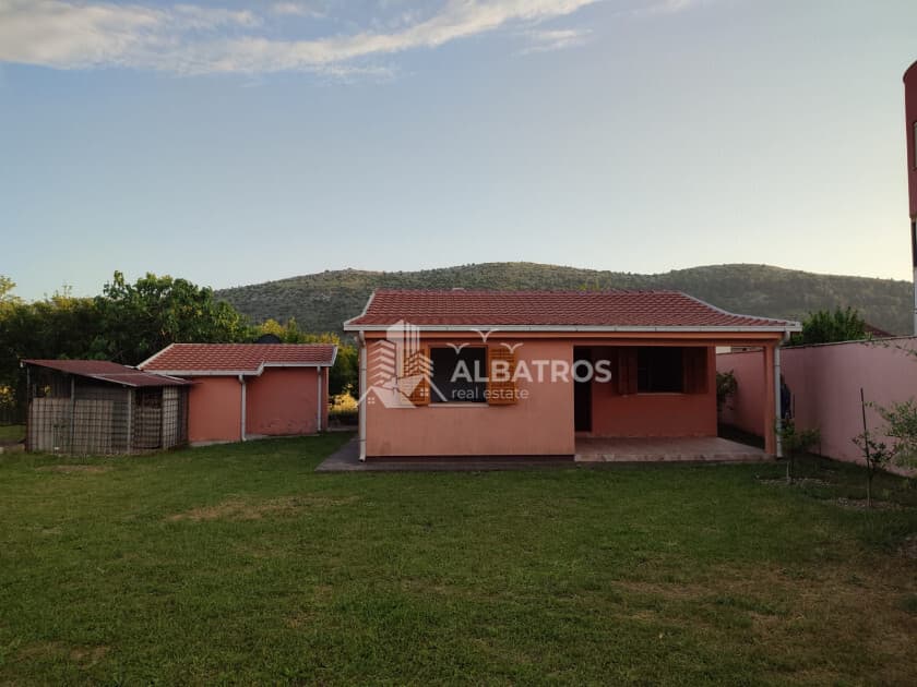 Kuća 77 m² sa placem od 800 m², Tomba, Bar - Slika 4
