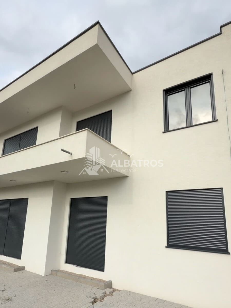 Bar, Polje'de Satılık Yapı Ruhsatlı 225 m² 3 Odalı Ev — 2