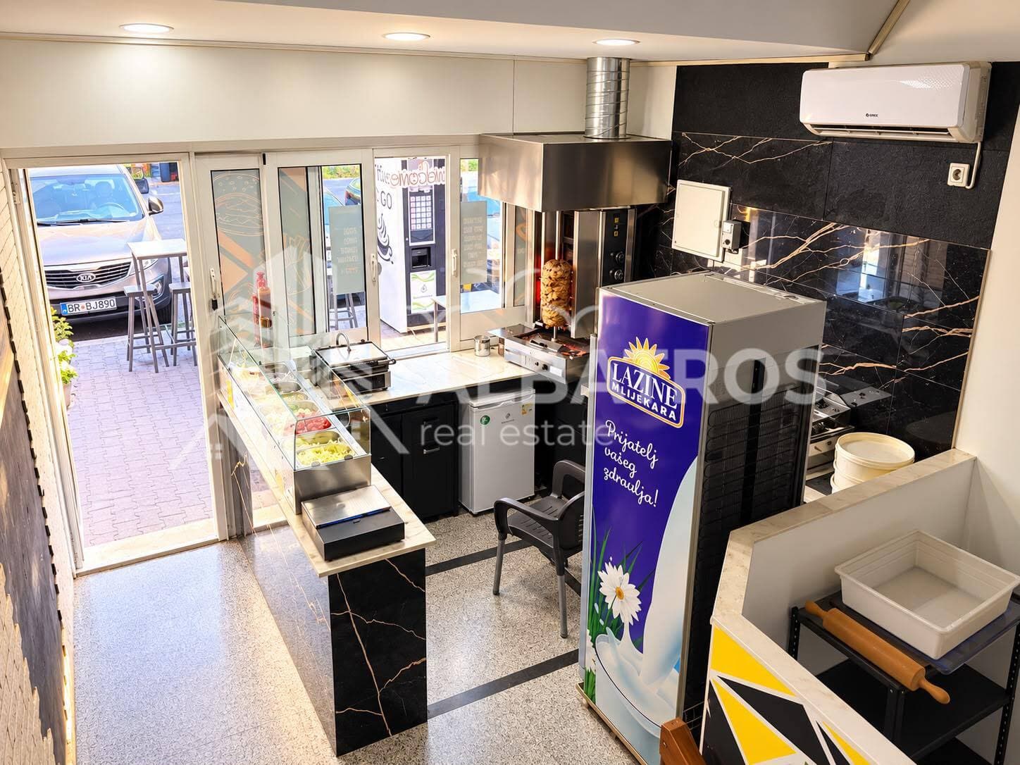 38 m² Commercial Space in the Very Center of Bar