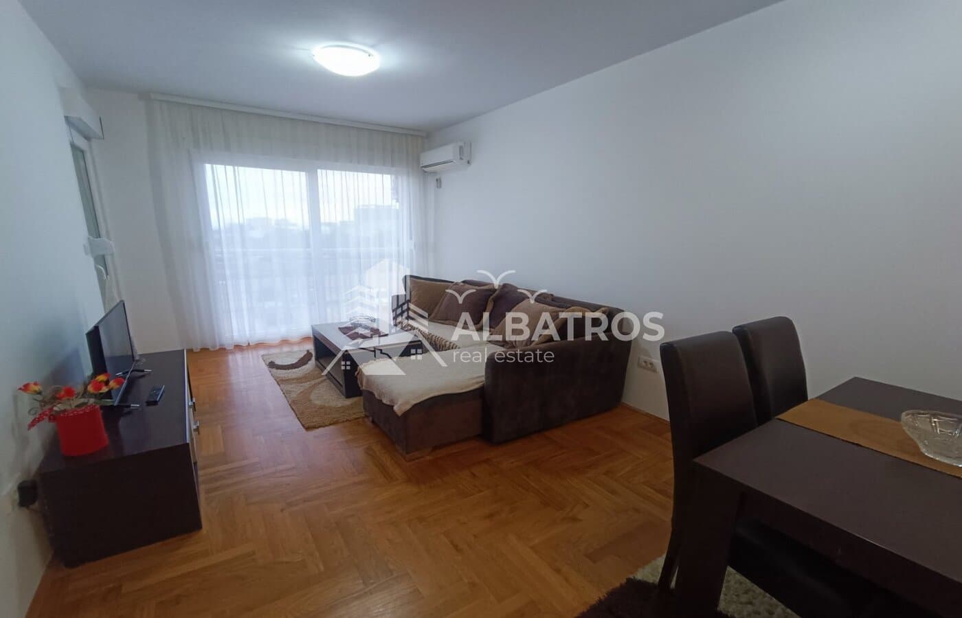 Bar, Makedonsko Naselje'de Satılık Teraslı, Deniz Manzaralı 50 m² 1+1 Daire